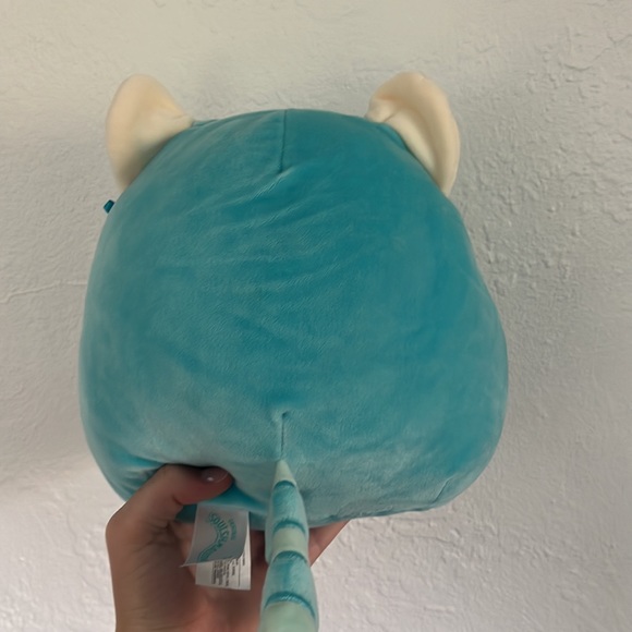 8” Squishmallow Vanessa the red panda - Picture 2 of 4